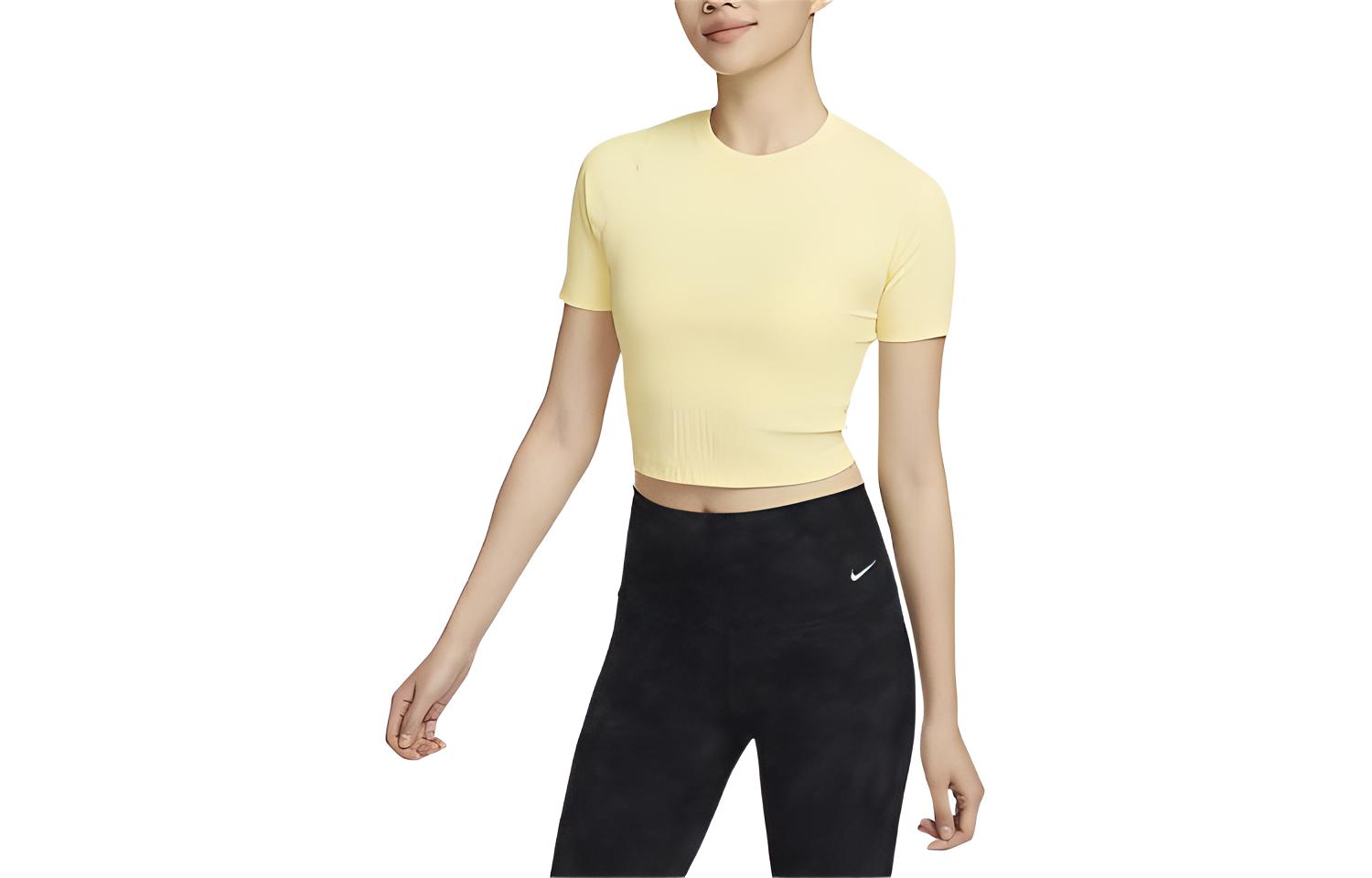 Nike T Shirt Women s Soft Yellow FN7468-722 S
