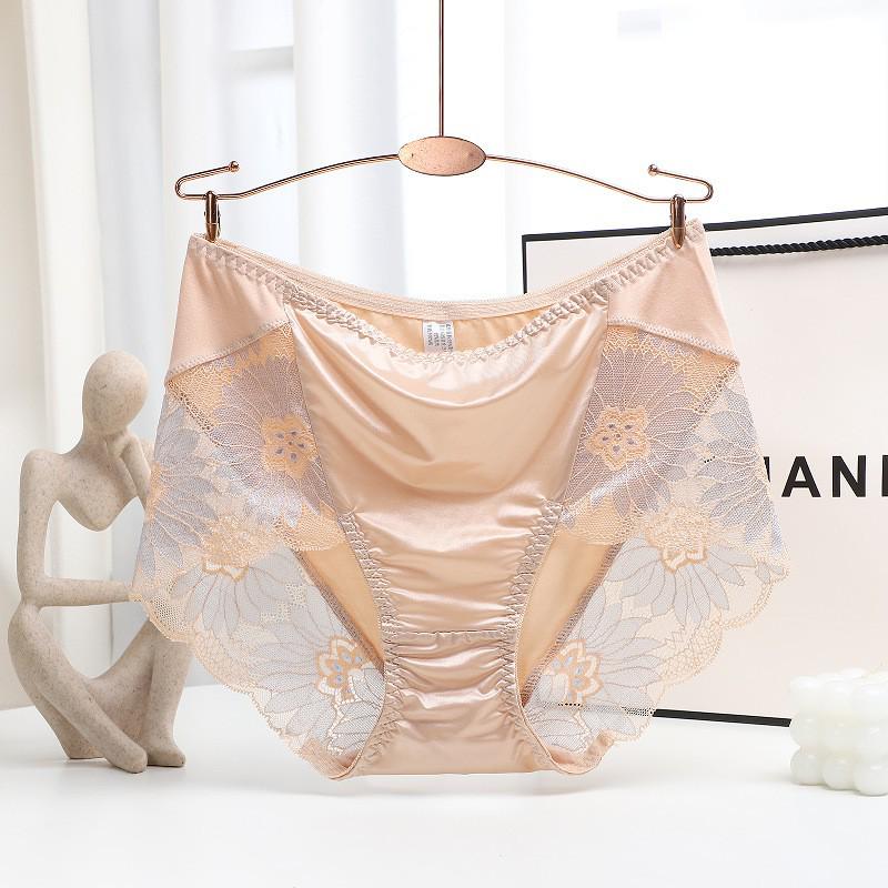 High-Quality Modal Women's Mid-Rise Lace Seamless Hip-Lifting Panties with Pure Cotton Crotch