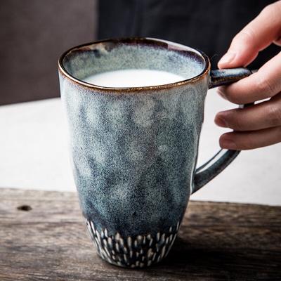 Tazza da caffè in ceramica europea Cambia smalto al forno Tazza da latte per colazione retrò Tazza da tè da ufficio dipinta a mano di grande capacità