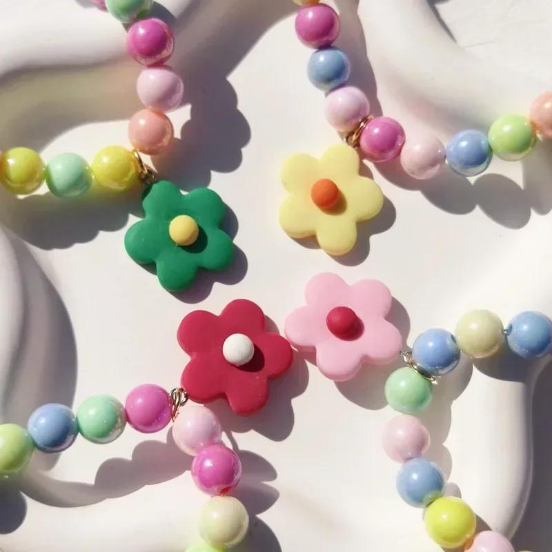 Buntes Perlen-Haustierhalsband mit Blumenanhänger Niedliche Hunde-Katzen-Halsband-Schmuck für kleine und mittelgroße Hunde