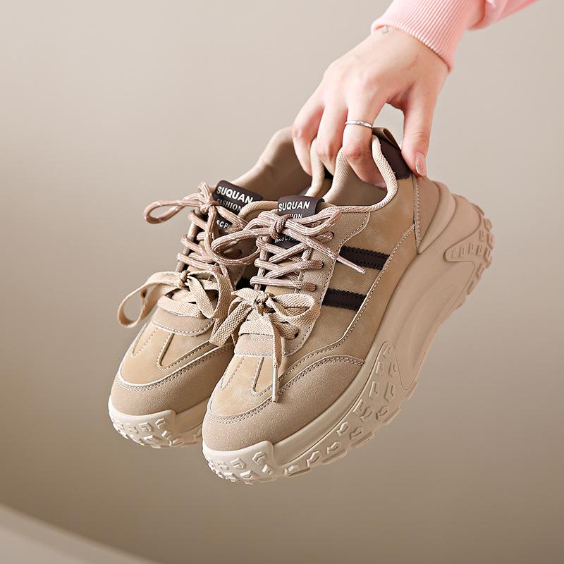 2025 little white shoes women's autumn new Korean version ins female students' leisure sports versatile board shoes street shot K6718