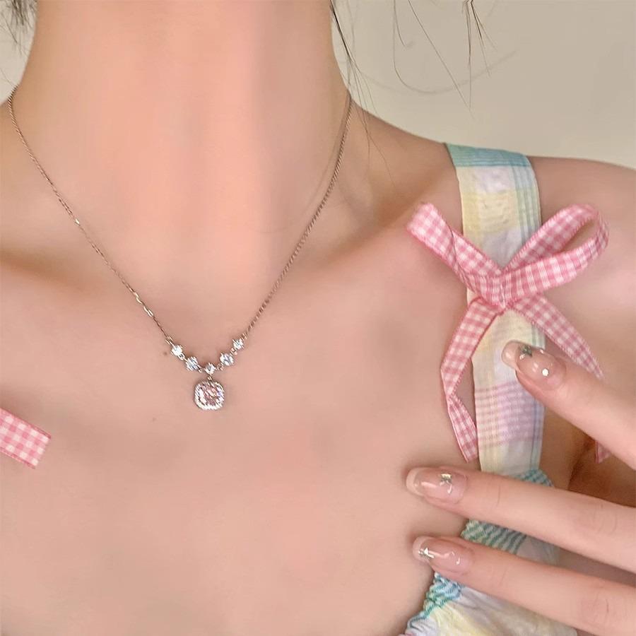 Exquisite Diamond Clavicle Necklace - Women's High-End Versatile Fashion Chain