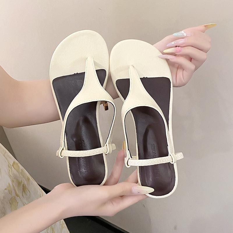 2025 summer new round toe with flat bottom fashion belt buckle holiday Rome beach women's sandals