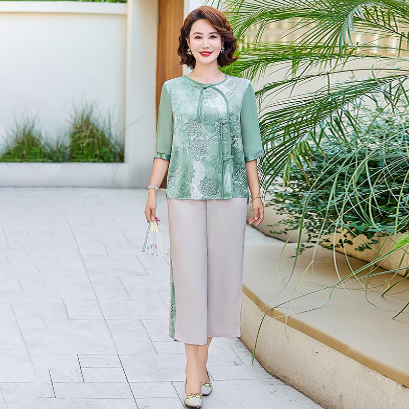 Mom's Stylish 2026 Chinese-Style Short-Sleeve Two-Piece Set for 50+ Women