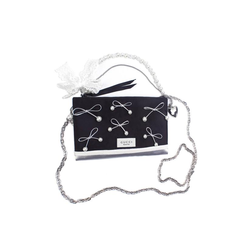 Gucci [Customized cosmetic bag] Little Flower Pearl Girl Cosmetic Bag Portable Flip Envelope Regular Black Black silk cosmetic bag