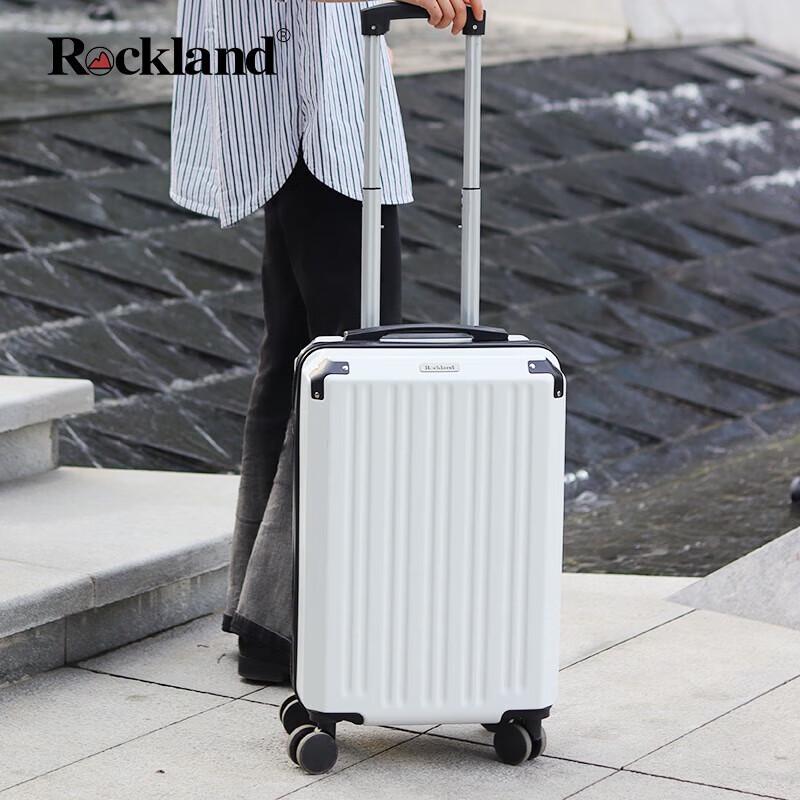 Rockland CRX1166 Hardside Spinner Luggage