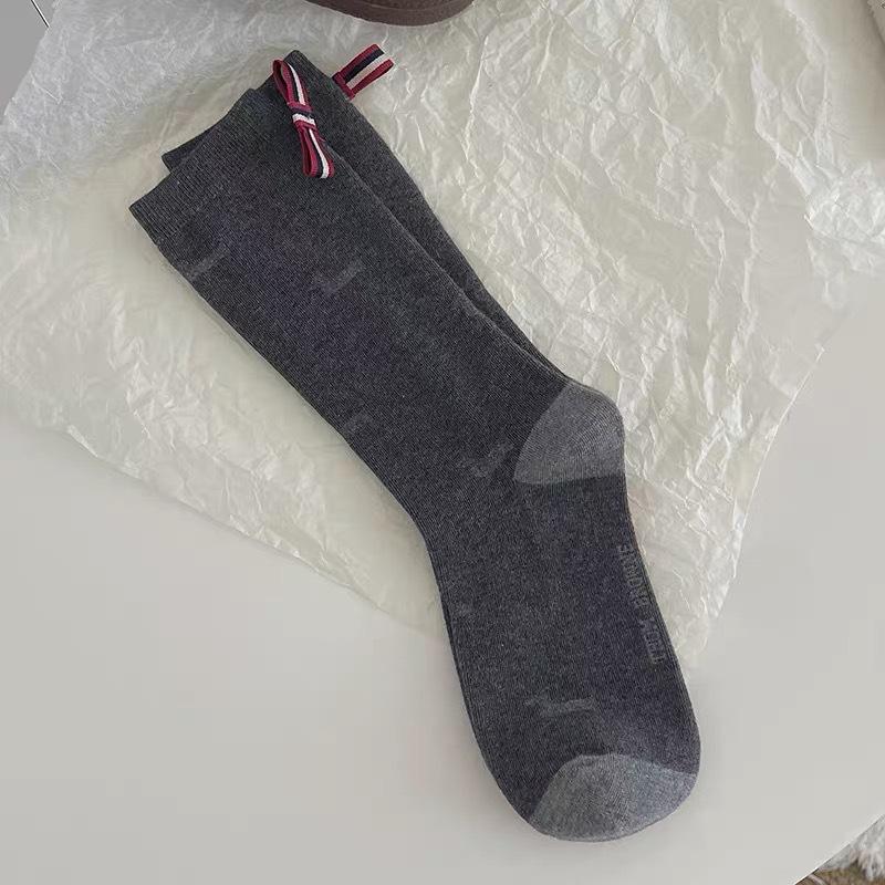 Ladies Fall Fashion New New Embroidered Puppy Bow Mid Tube Socks