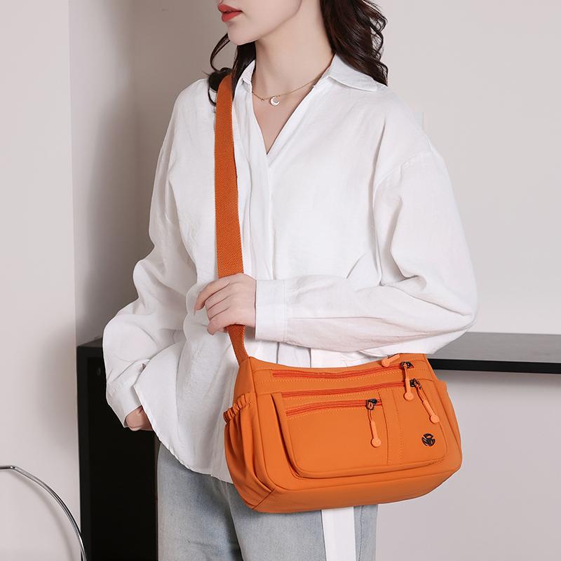 Dámská malá čtvercová taška velkokapacitní taška přes rameno taška pro matku středního věku cestovní nylonová crossbody taška