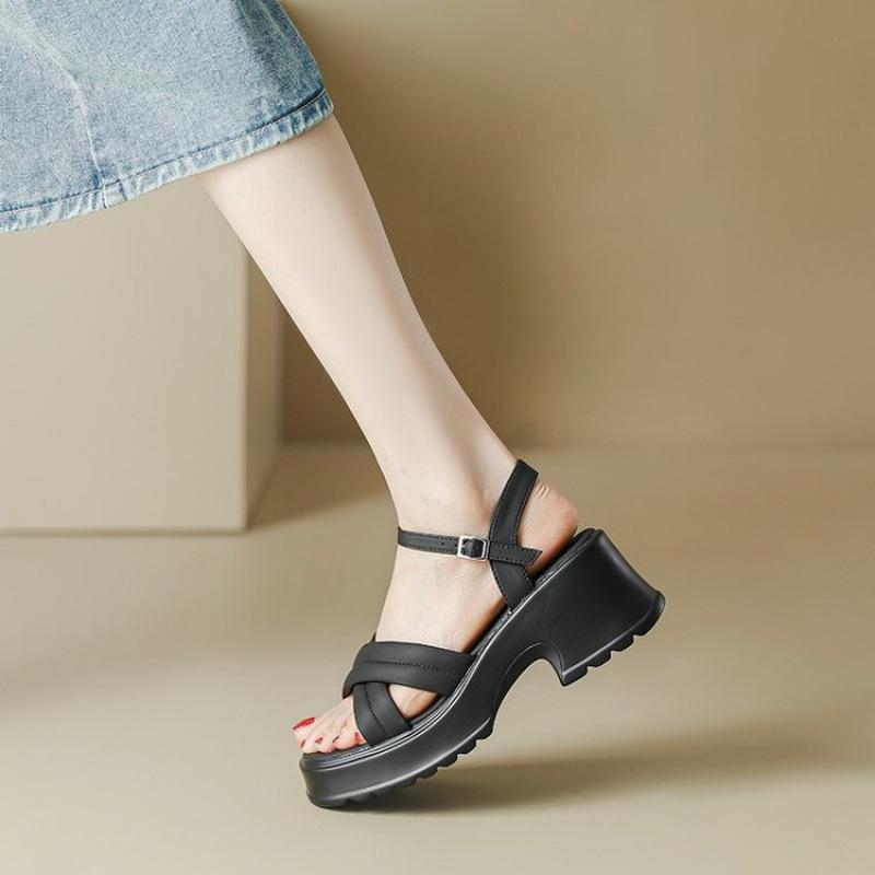 Not Tired Shoes~ Soft 2025 New Summer Small Height-increasing Platform Sandals Women's Muffin Roman Shoes