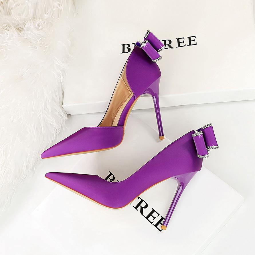 Banquet Vysoké podpatky Tenké podpatky Mělká ústa Špičatá špička na straně vyhloubené štrasový motýlek jednoduché boty