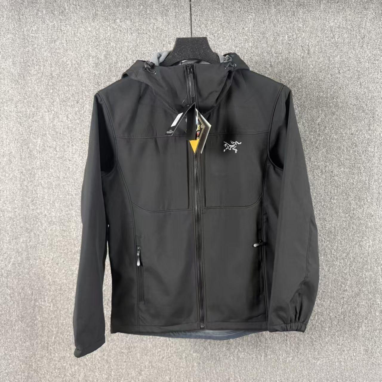 

Унісекс чорна софтшелл куртка: Тонкий фліс, вітро- та водонепроникний, ідеально підходить для весняного/осіннього верхнього одягу для активного відпочинку 2XL (135-150 jin) чорний