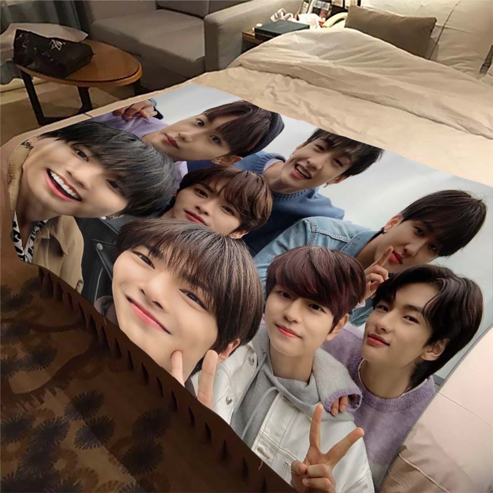 Stray Kids Blanket Soft Sofa Cover Kpop Singer Throw Blanket Flannel Blanket Lightweight Warm Bed Blankets for Bedroom Couch
