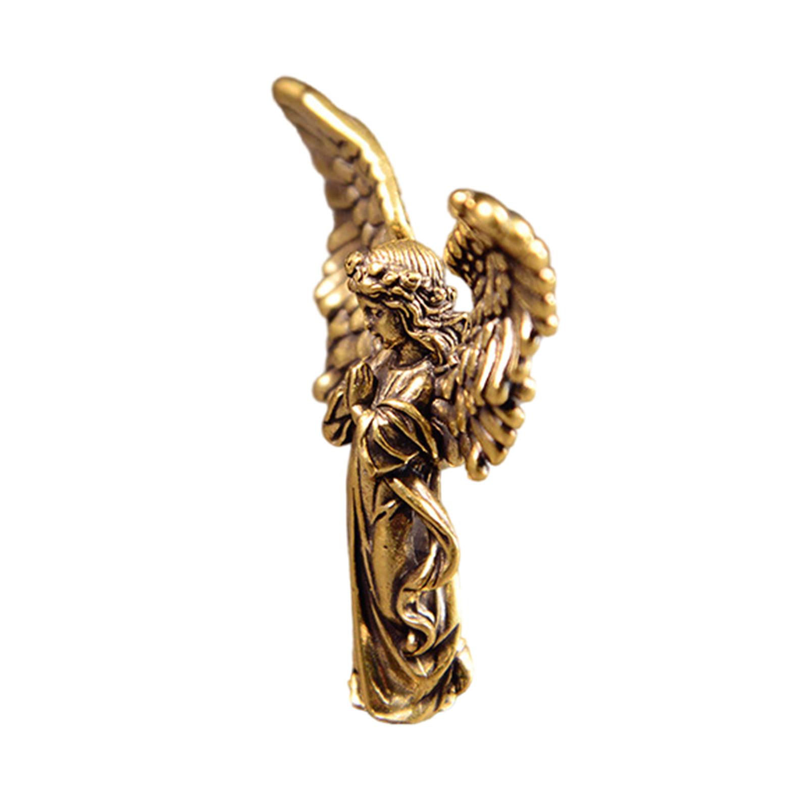 

Изысканная латунная статуэтка ангела добавляет нотку изысканности любому пространству благодаря сложным деталям. Латунное украшение