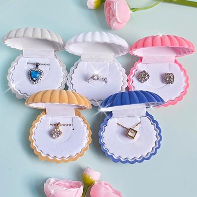 Elegant Velvet Jewelry Gift Boxes with Shell-Shaped Lids Compact Jewelry Organizer for Necklaces Wedding Accessories Jewelry Gift Boxes