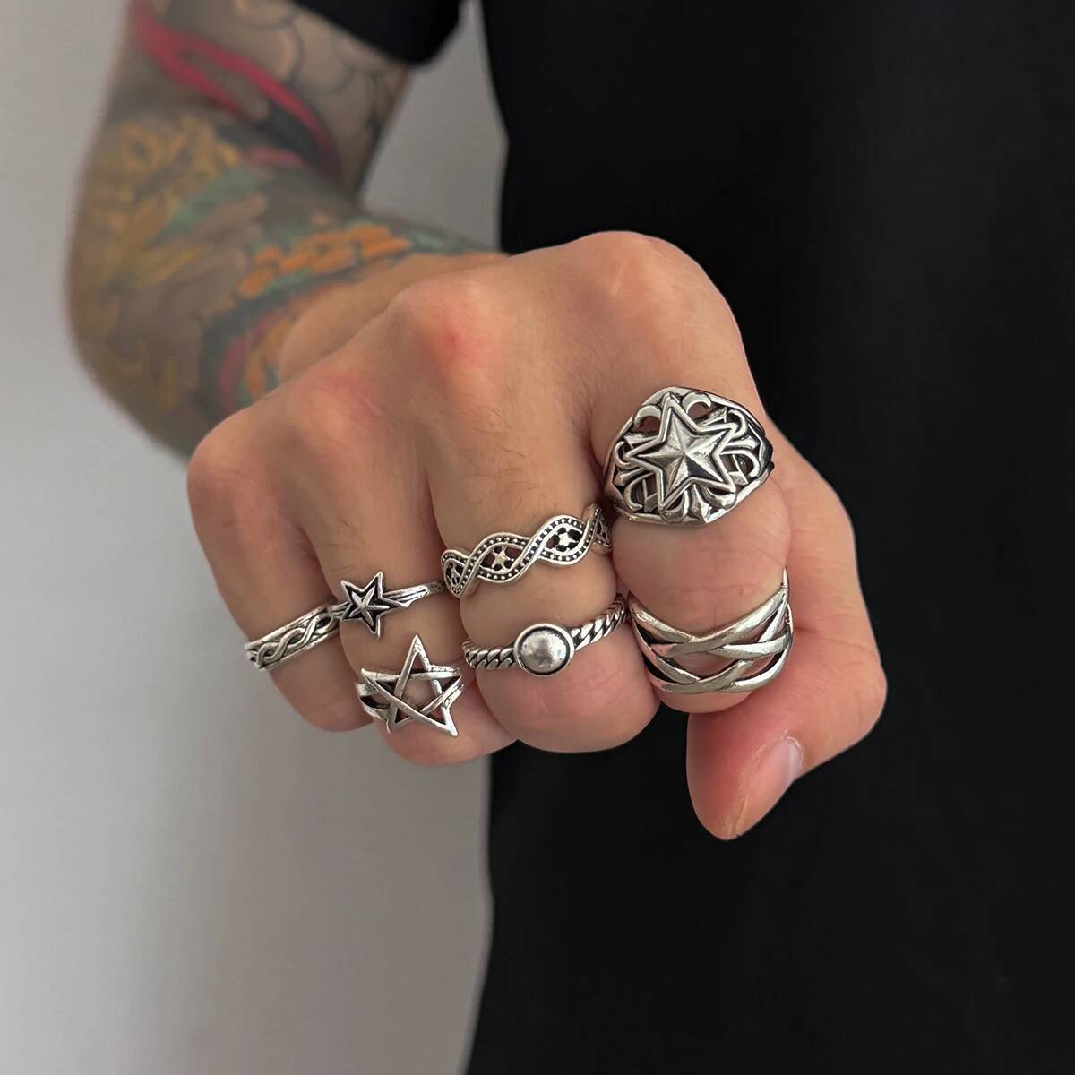 

Ingemark 7Pcs/Set Goth Hollow Star Open Rings for Men New Trend Hip Hop Adjustable Finger Rings Grunge Jewelry Steampunk Gift