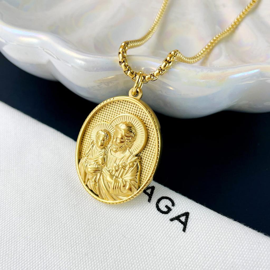 Retro Portrait Oval Brand Pendant High -level Sense, Simple, Luxurious Roman Titanium Steel Necklace