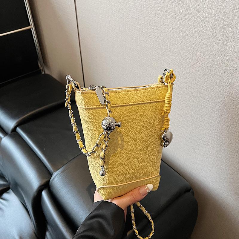 Casual summer fashion niche bucket small bag women's 2025 new chain shoulder messenger bag mobile phone bag