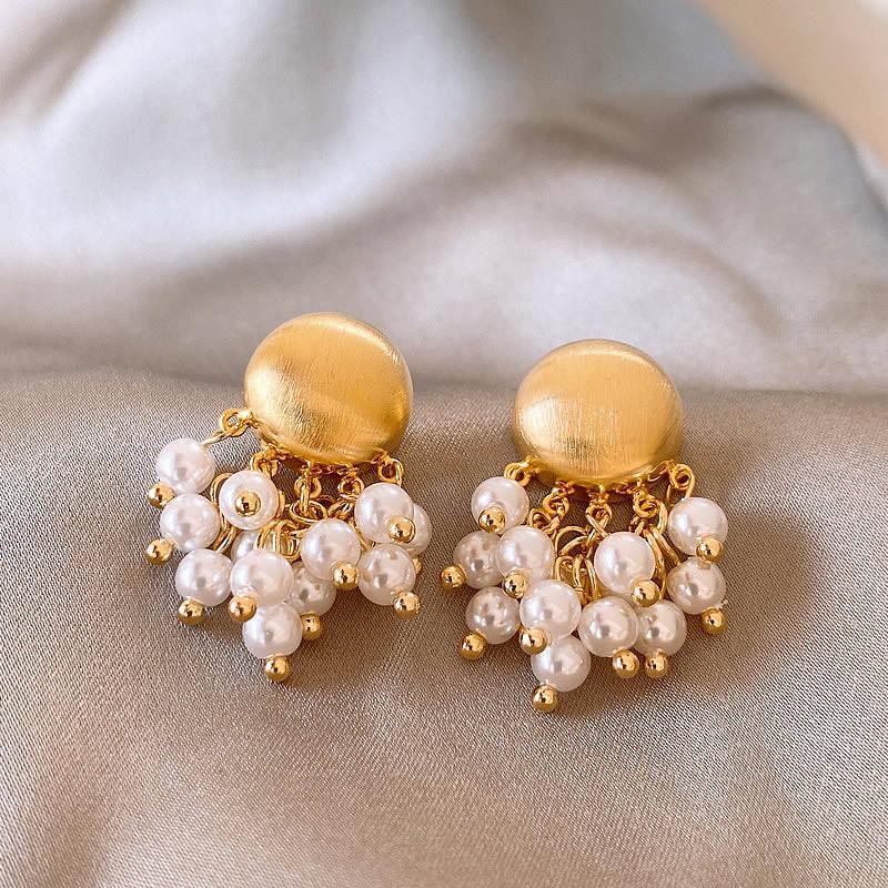 French Brushed Metal Pearl Tassel Earrings: Light Luxury Retro Niche Design.