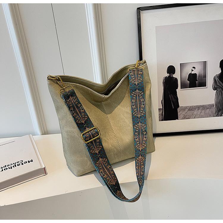 Shoulder Bag Women's New Versatile Messenger Bag Large Capacity Tote Bag