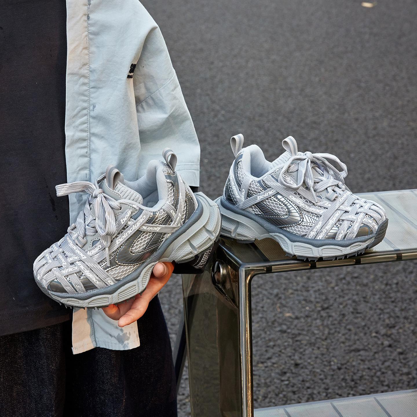 

Boys sneakers 2025 autumn new spider straps children s dad shoes girls mesh soft-soled shoes running shoes 25 yards inner length 16.5cm