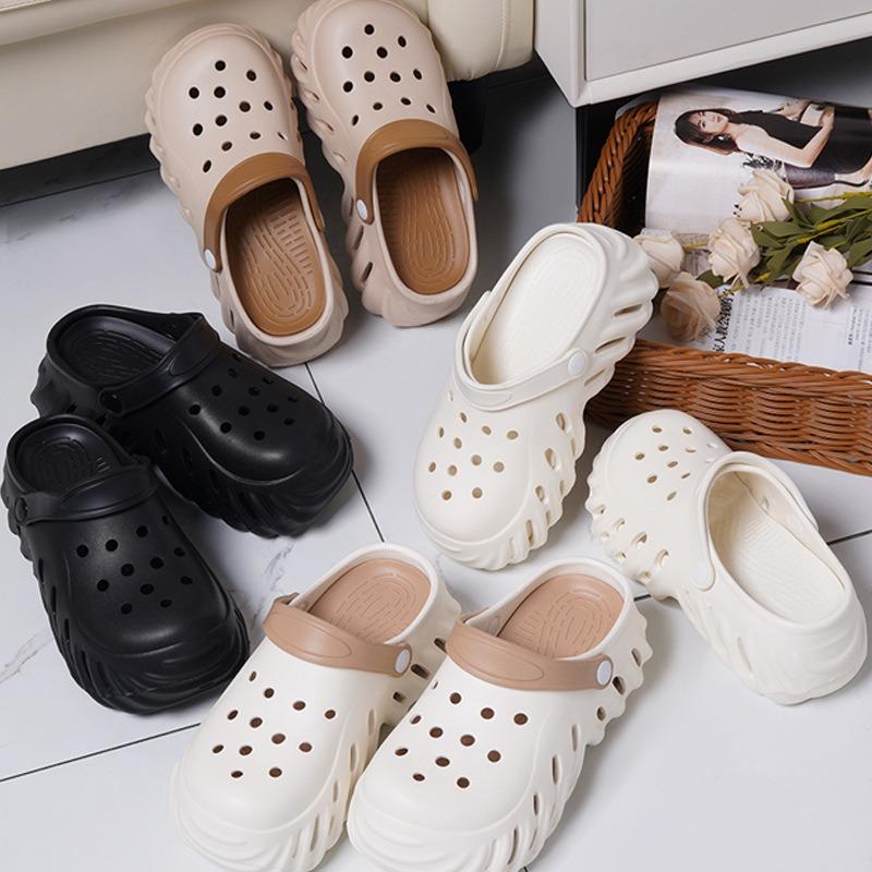 26 New Summer Women's EVA Slippers Indoor and Outdoor Simple and Comfortable Wear-resistant Non-slip Hole Shoes Platform Slippers