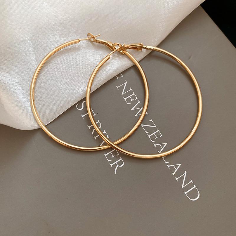 Silver Needle Metal Earrings, Fashionable and Simple, Versatile Temperament Earrings, Earrings, Pendants, Niche Design Earrings.