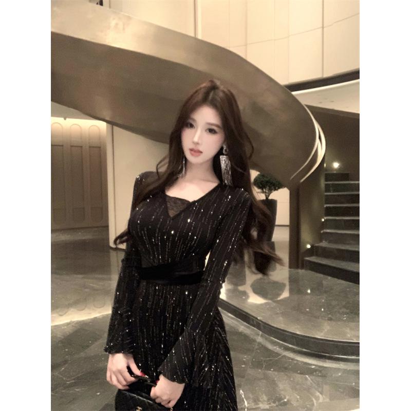 

Pure Desire Elegance: High-Class Rhinestone Luxury Black Slit Dress Large чёрный