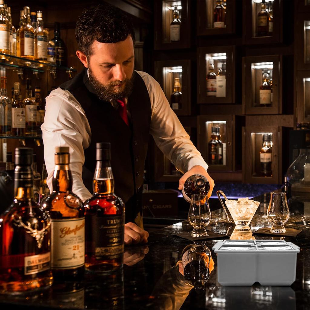 YOUSHY Ice Tray, Food-Grade Silicone with Lid, Ice Cube Maker, Large Ice, 5cm Square Ice Tray (8 Compartments, Ice Lattice)