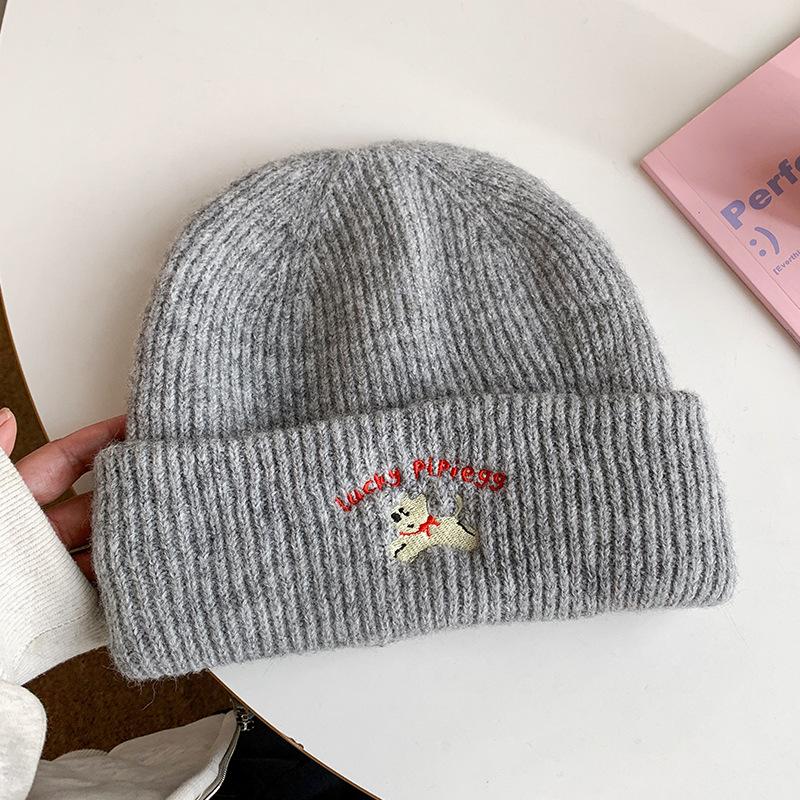 Cute puppy embroidered knitted wool hat women's 2025 new season face small versatile big head circumference hat