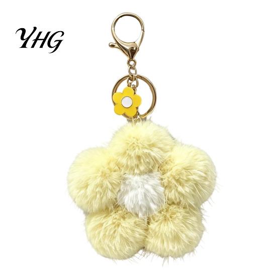 Soft Plush Charm Flower Keychain for Backpack, Fuzzy Floral Keyring Handbags Decorative Accessory Bag Charm, Women Girls Lightweight