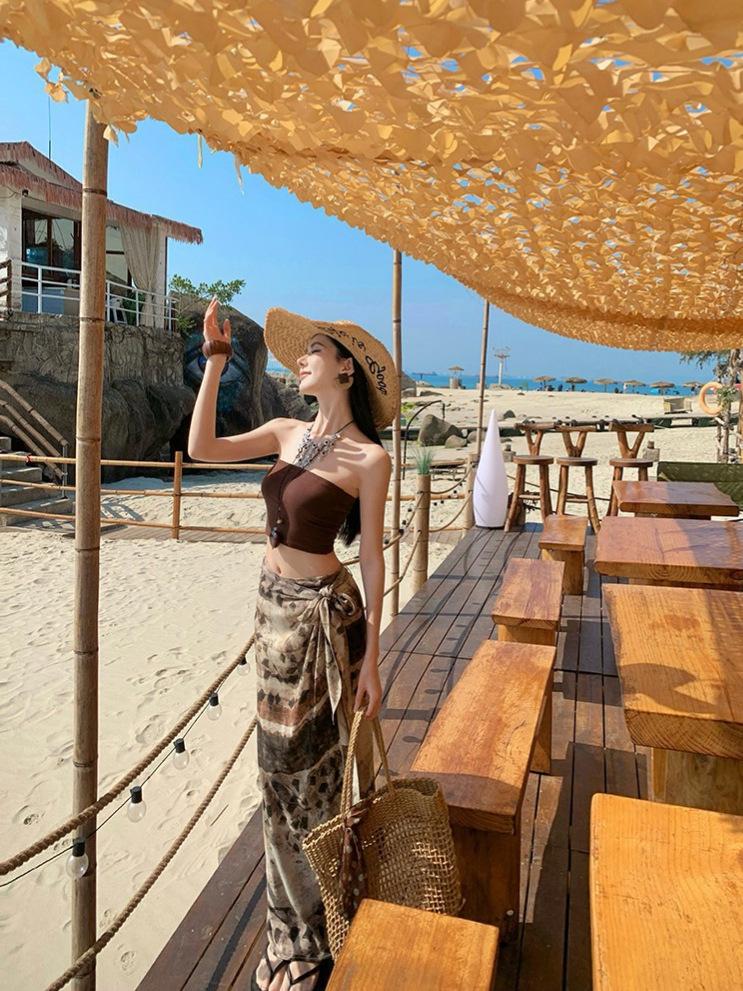 Island Chic Women's Two-Piece Set: Cropped Bandeau Top & Irregular Print Maxi Skirt