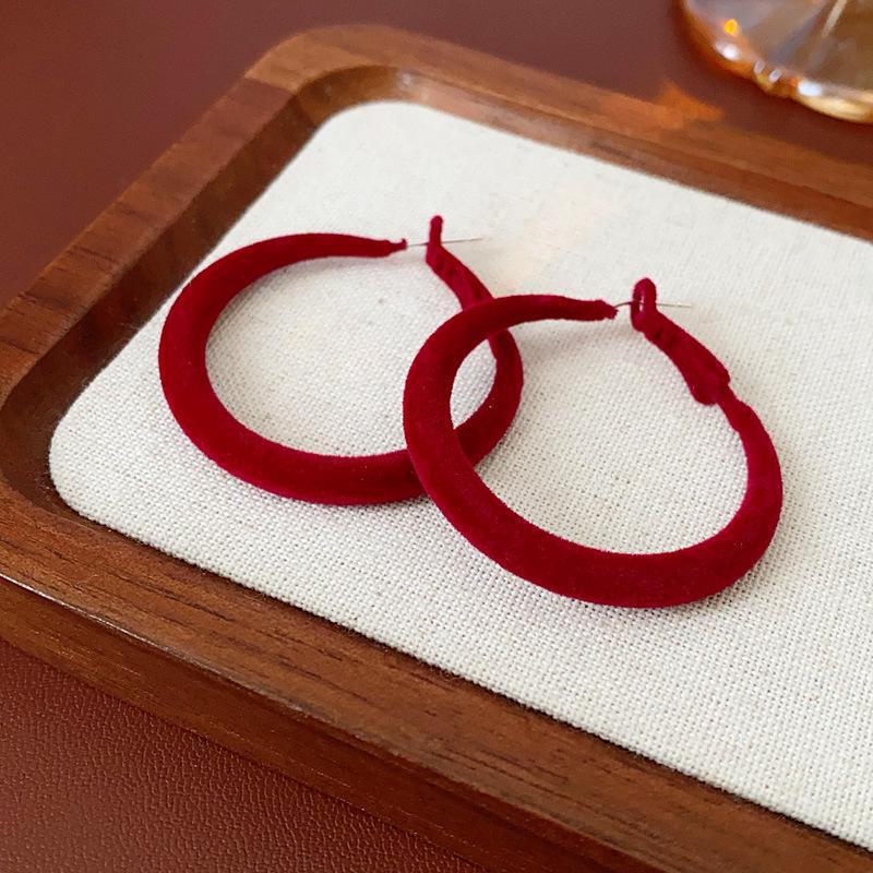 2024 Exquisite High-End Retro Silver Needle Red Heart Flower Earrings for Women