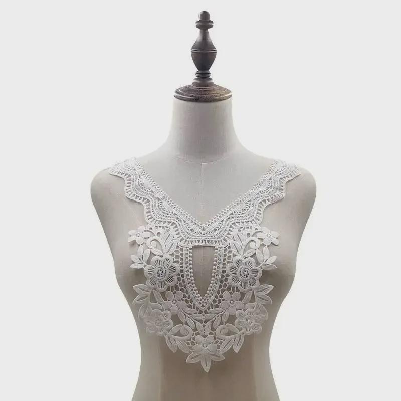 3D Vyšívaná Krajka z Mléčného Hedvábí Korsážový Límec