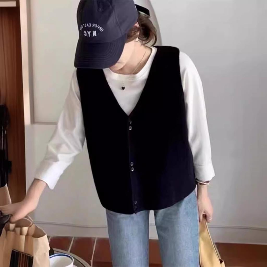 Korean Style Women's V - Neck Knit Vest with Pockets - In Stock, Loose and Lazy - Style Sleeveless Sweater Vest for Autumn and Winter