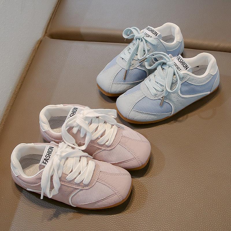 Student little white shoes flat-soled moral training shoes 2025 spring and autumn new boys lightweight running shoes girls breathable casual shoes