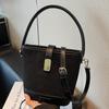Bucket Bag Women's 2025 New Autumn Niche Fashionable Bag Women's Bag High Value Contrast Color Retro Foreign Style Messenger Bag