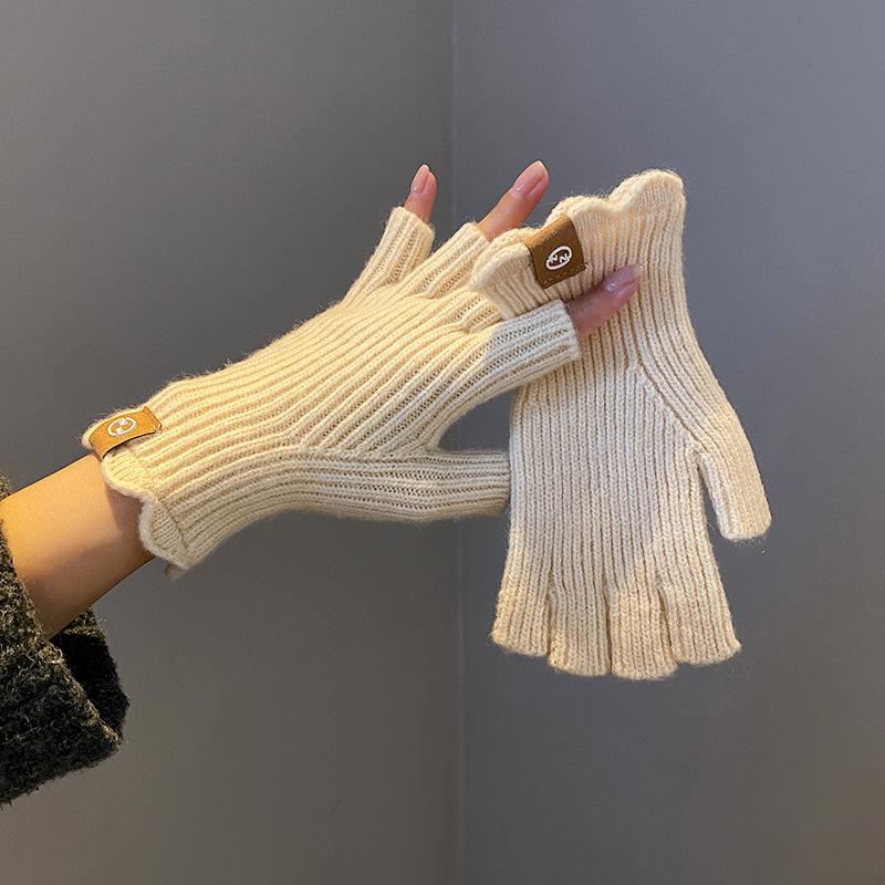 

2025 New Mink Fleece Half Finger Gloves for Women s Soft Winter Warmth Luxury Solid Color Plush Knitted Fingerless Gloves 19x7 cm