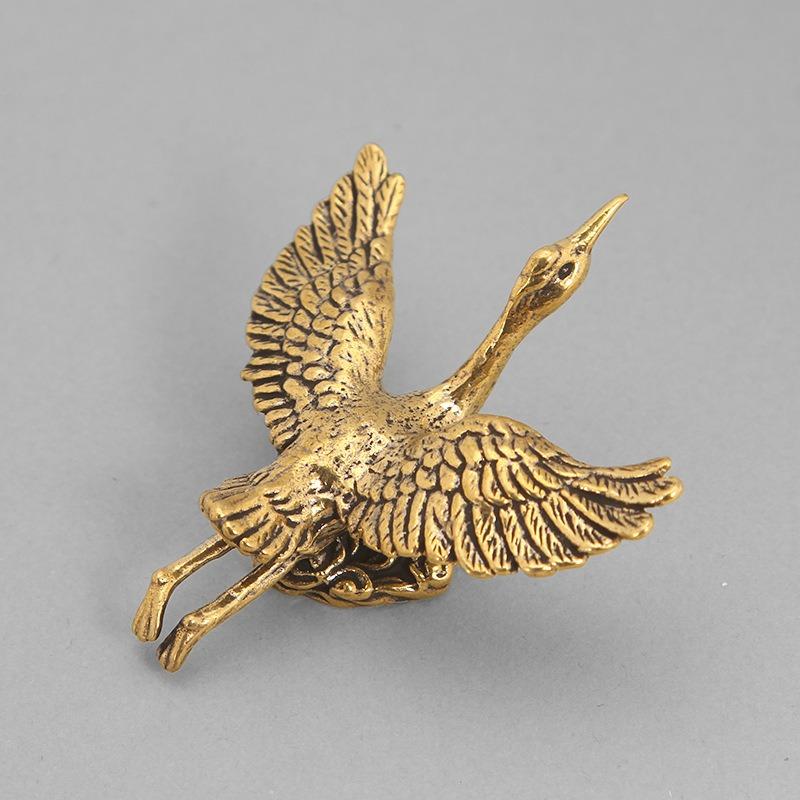 1Pcs Retro Brass Crane Parrot Desktop Decorative Ornaments Metal Animal Sculpture Mini Tea Pet Living Room Home Decoration Gifts