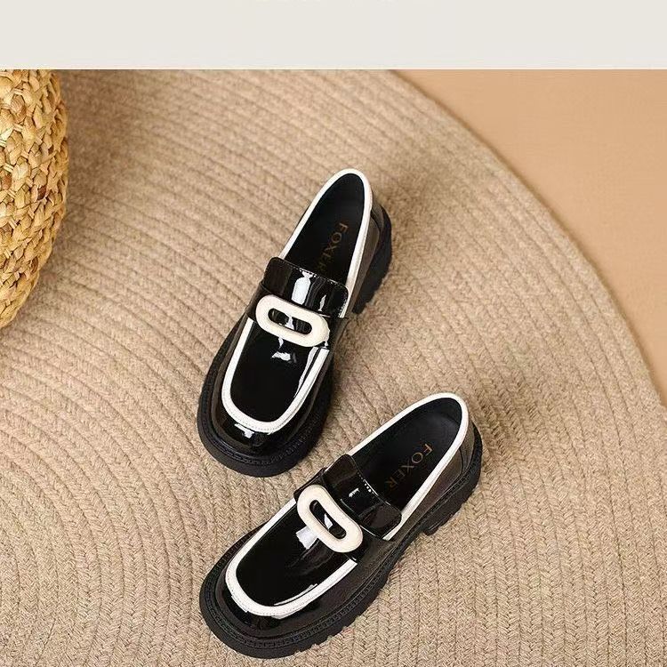Non-slip and Wear-resistant One-pedal Foot Cover, Light Soft-soled Small Fragrant Wind 2025 British Style Thick-soled Loafers, Black and White Col