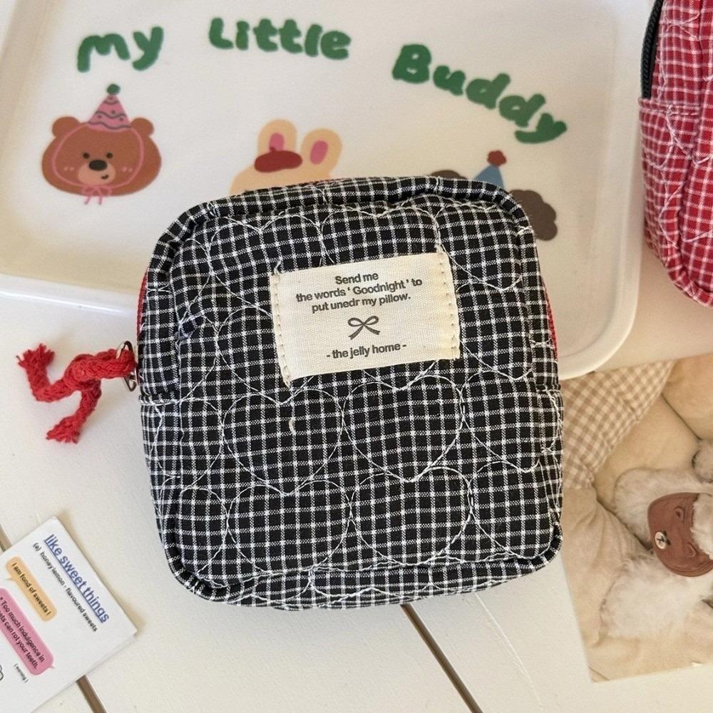 Classic Quilted Heart Makeup Bag Large Capacity Korean Style Plaid Toiletry Pouch Zipper Zipper Quilted Bag Outdoor