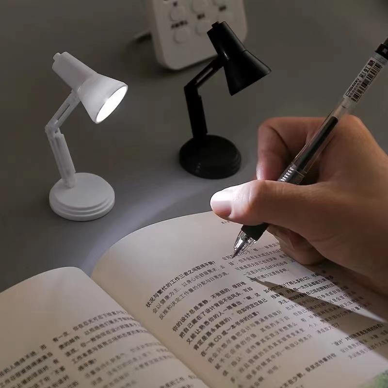 Mini LED Night Reading Book Light Lampă de masă pliabilă Dormitor Dormitor Lumini creative pentru cap de pat Decorații pentru casă Lampă pentru casă de păpuși