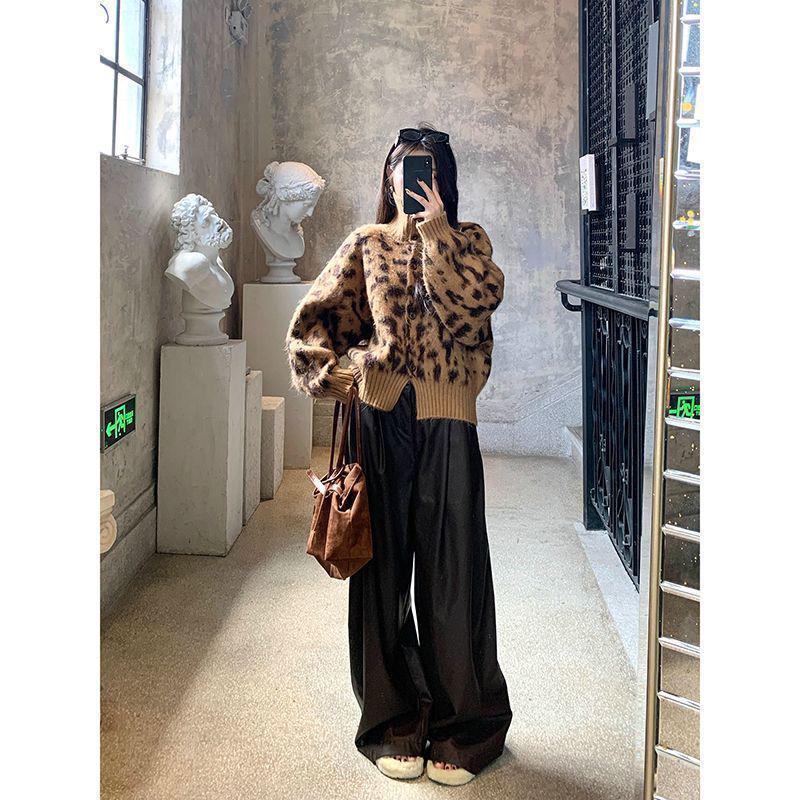 Women's High-End Leopard Print Knitted Cardigan: Luxury Long Sleeve Sweater Coat for Autumn & Winter.