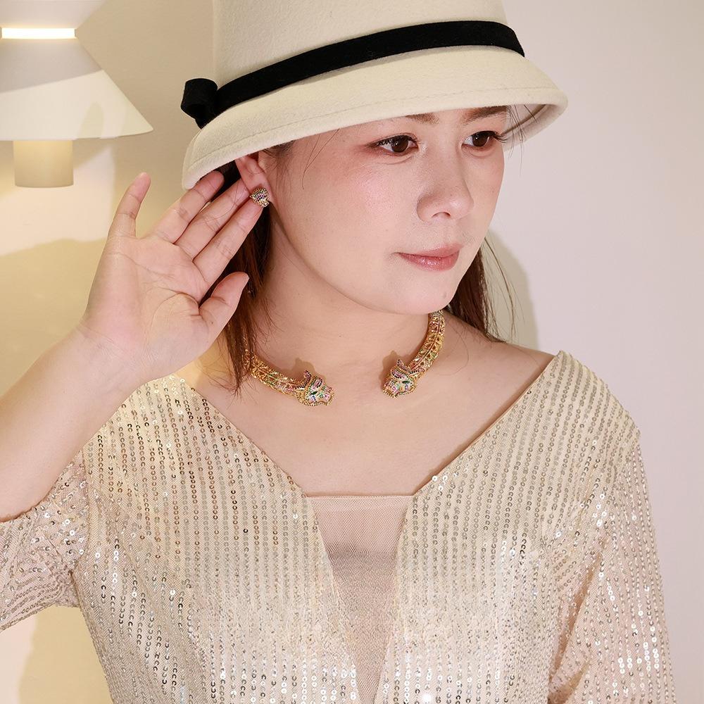 European and American Exaggerated Color Zircon Leopard Head Necklace Earrings Set Luxury Retro Court Style Full of Diamond Jewelry Accessories