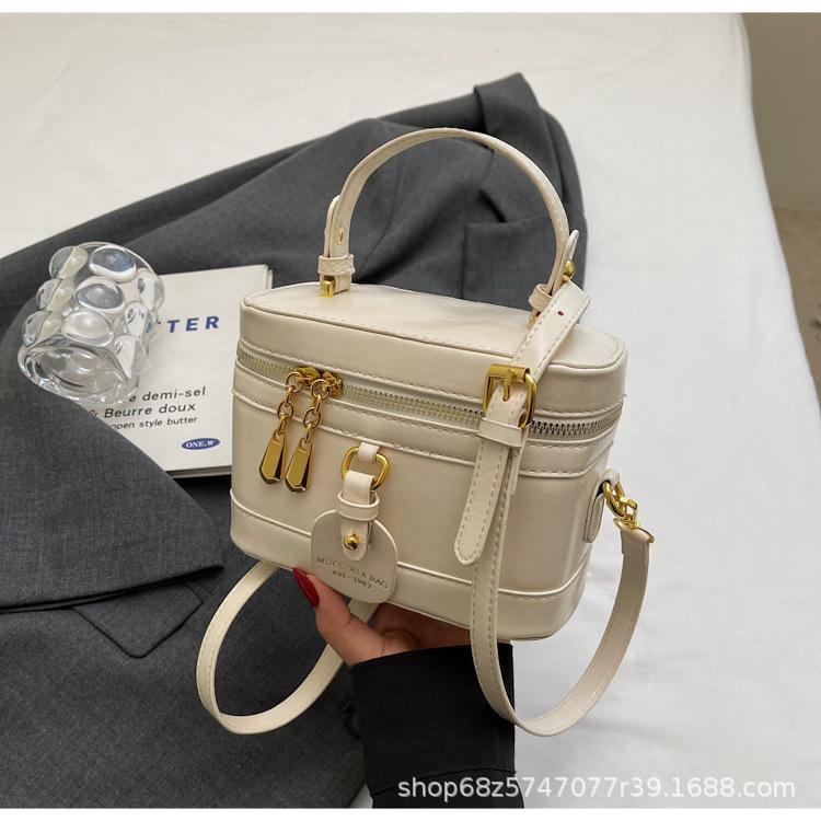 Fashion super hot small bag women 2025 new high-end versatile messenger bag spring and summer fashion portable box bag