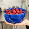 Selbst drehende Beerenwaschschüssel, Vortex-Reinigungsbehälter für Erdbeeren Blaubeeren, Obstwasch-Abtropfsieb mit Wirbeldesign, Küchensieb