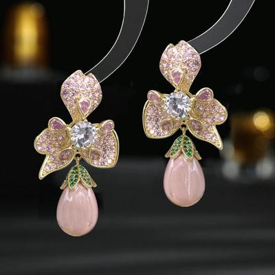 Nieuwe Franse Stijl Retro Paleis Stijl Oorbellen Dames Luxe Elegante Temperament Druppelvormige Imitatie Parel Bloem Oorbellen