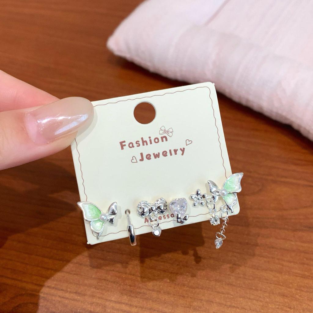 Orecchini a farfalla sfumati viola: Eleganti orecchini a forma di ago in argento per donna con un fascino fresco, dolce e fiabesco