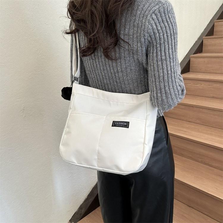 Versatile Soft Fabric Shoulder Bag For Women In Fashionable Colors And Chic Style