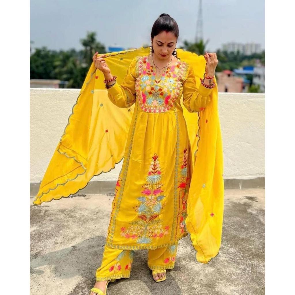 New Different Coloured Embroidered Attractive Party Wear Fox Georgette Kurti Plazzo Has a Regular-fit and Is Made From High-Grade Fabrics And Yarn*