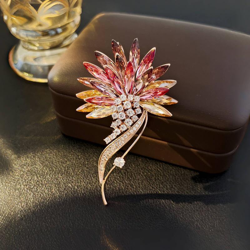 

Элегантная брошь-животное со стразами: Дизайн цветов высокого класса для женских пальто и аксессуаров